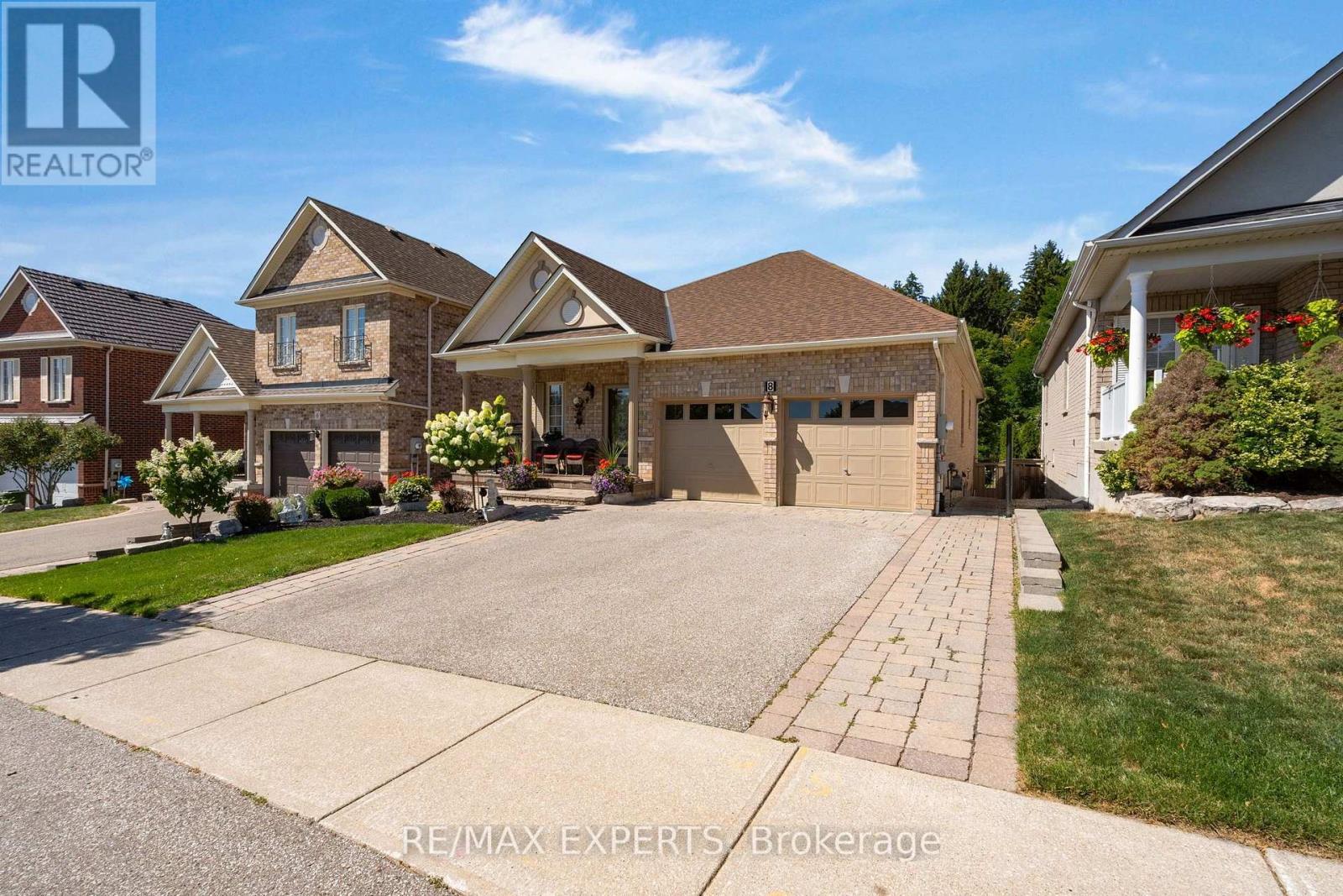 8 Evans Ridge, Caledon, Ontario  L7E 2Z2 - Photo 3 - W13694682