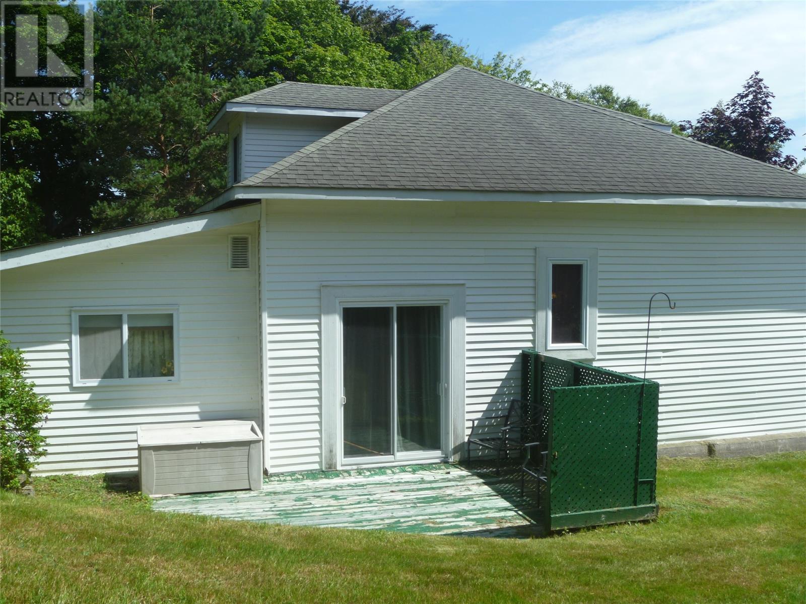 16 Patrick Street, Carbonear — photo 3