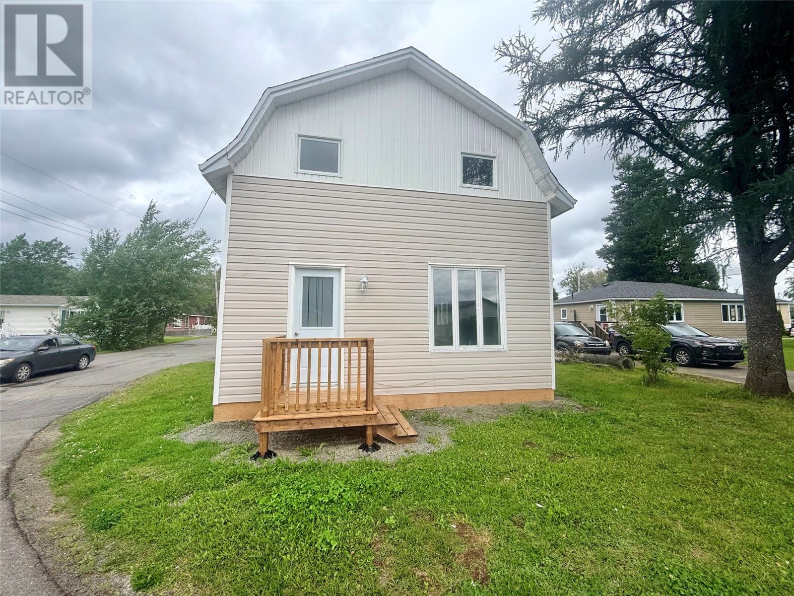 2 Eighteenth Avenue, Grand Falls-Windsor