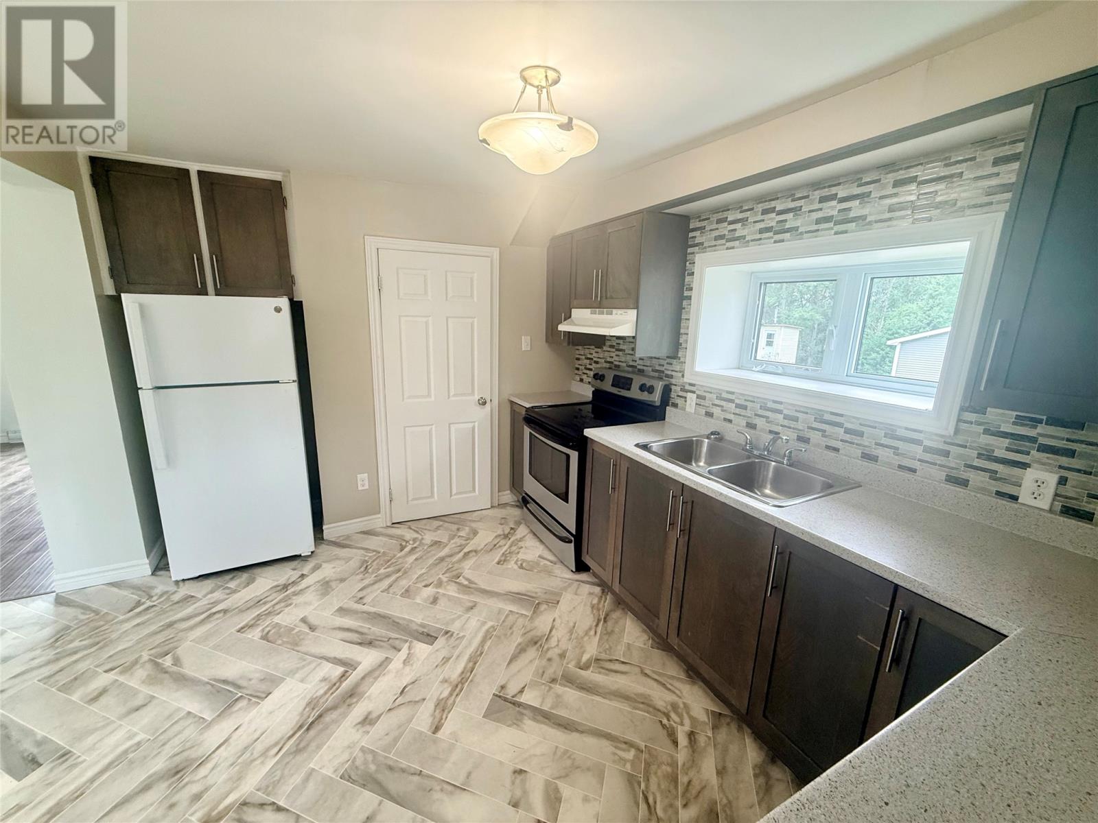 2 Eighteenth Avenue, Grand Falls-Windsor — photo 14