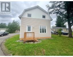 <div class="price">$189,900</div> 2 Eighteenth Avenue<br>Grand Falls-Windsor, Newfoundland & Labrador<br><div class='bed_bath'>3 Bed | 1 Bath</div>