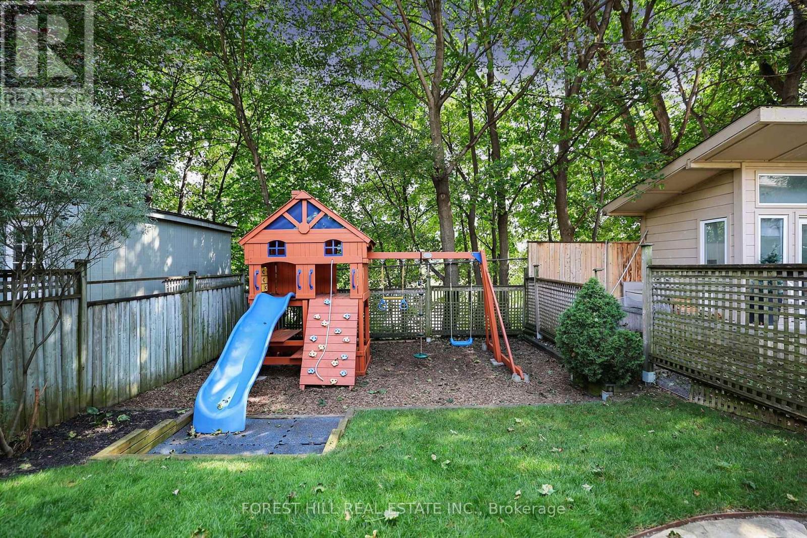 87 Thursfield Crescent, Toronto, Ontario  M4G 2N4 - Photo 34 - C13693456
