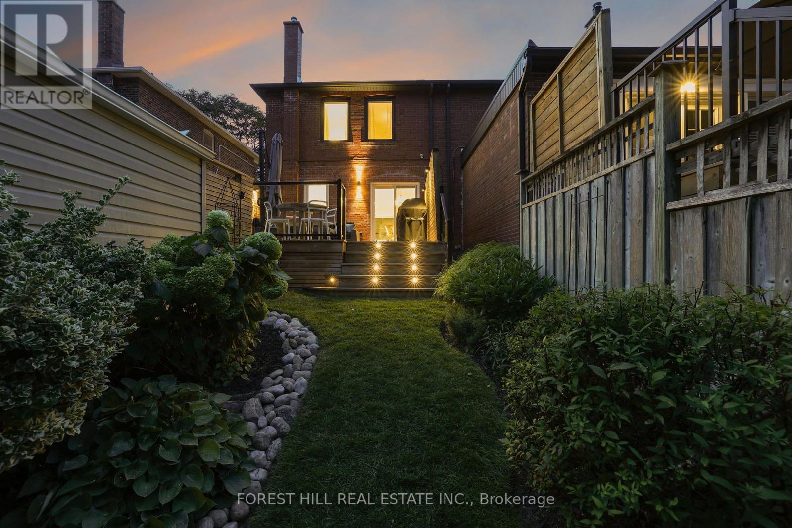 87 Thursfield Crescent, Toronto, Ontario  M4G 2N4 - Photo 37 - C13693456