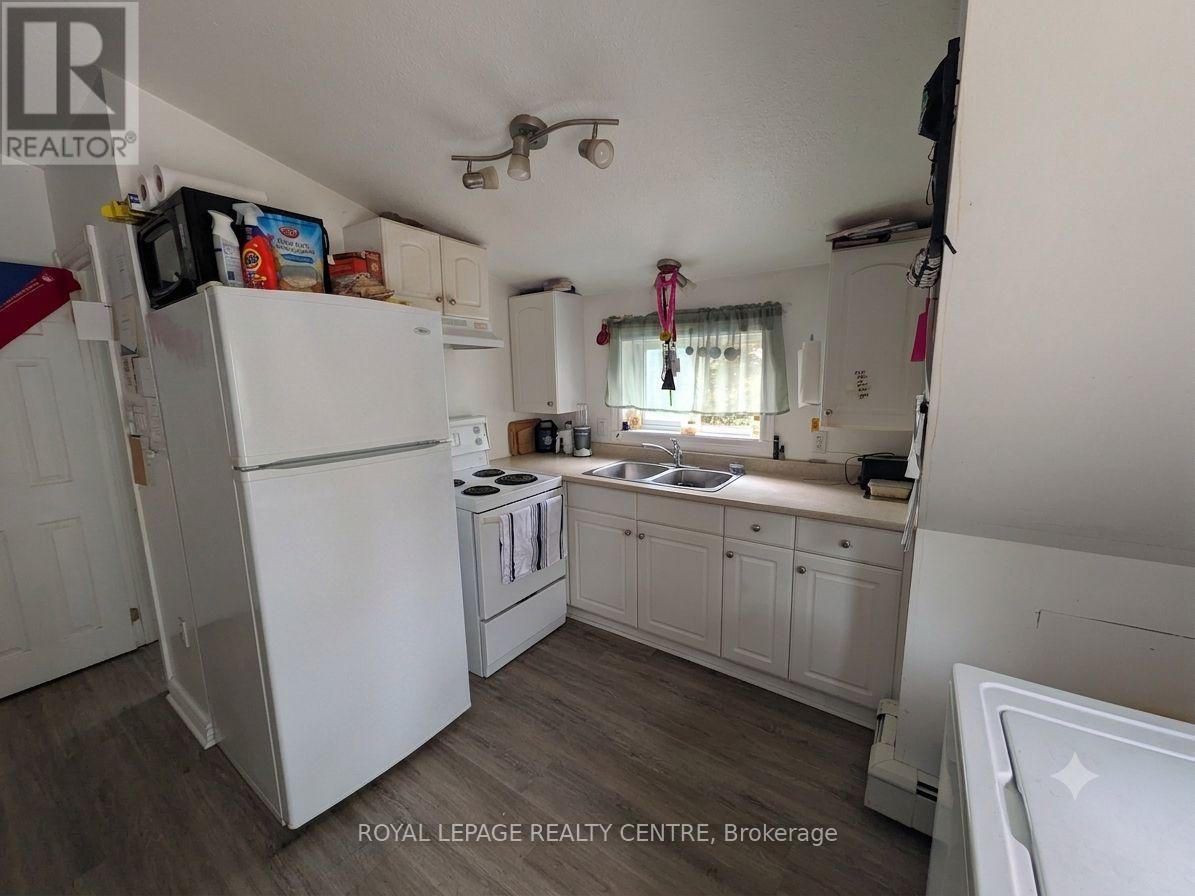 Upper - 10 Dufferin Street, Barrie, Ontario  L4N 2J7 - Photo 7 - S13666156