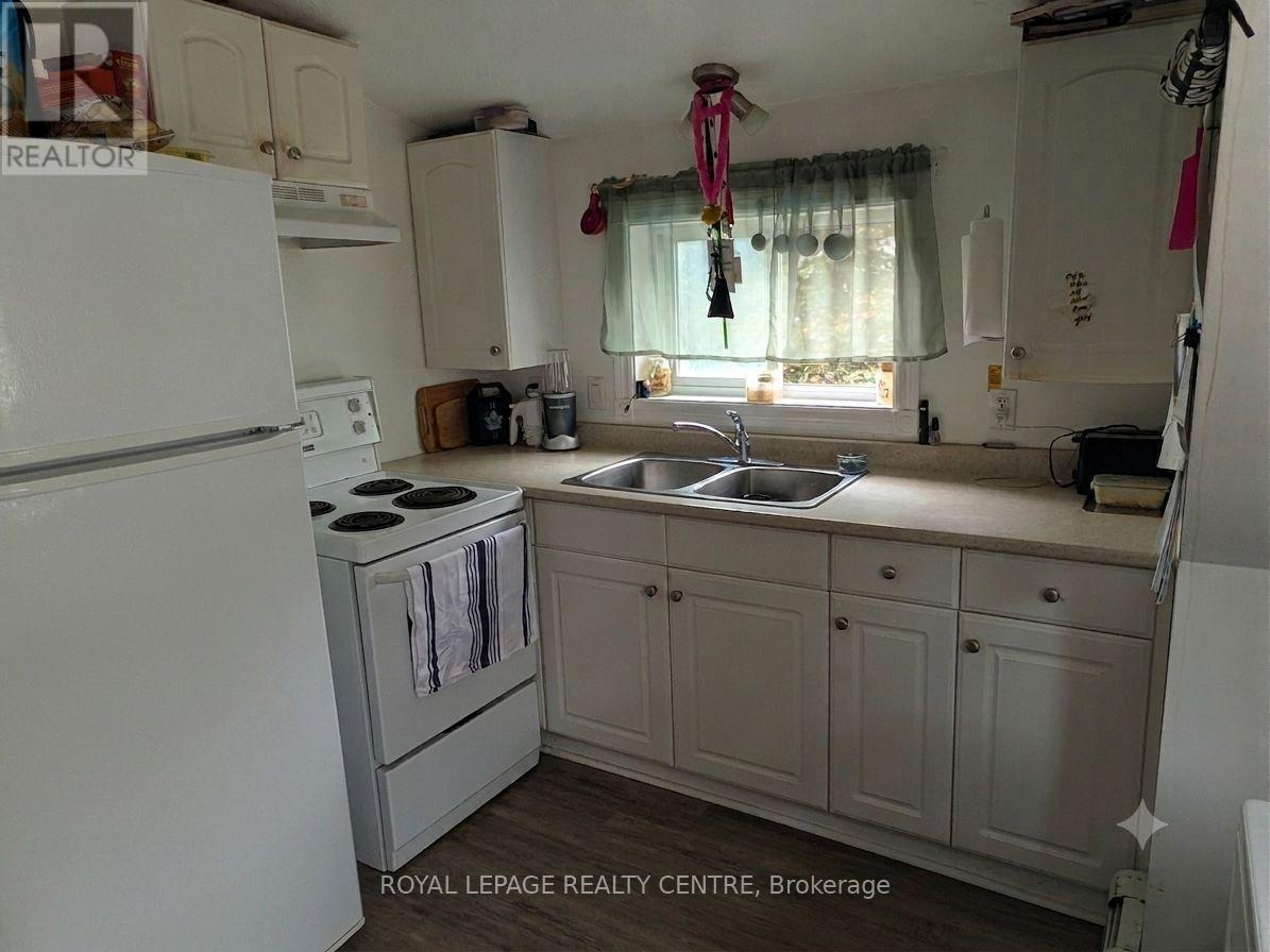 Upper - 10 Dufferin Street, Barrie, Ontario  L4N 2J7 - Photo 5 - S13666156