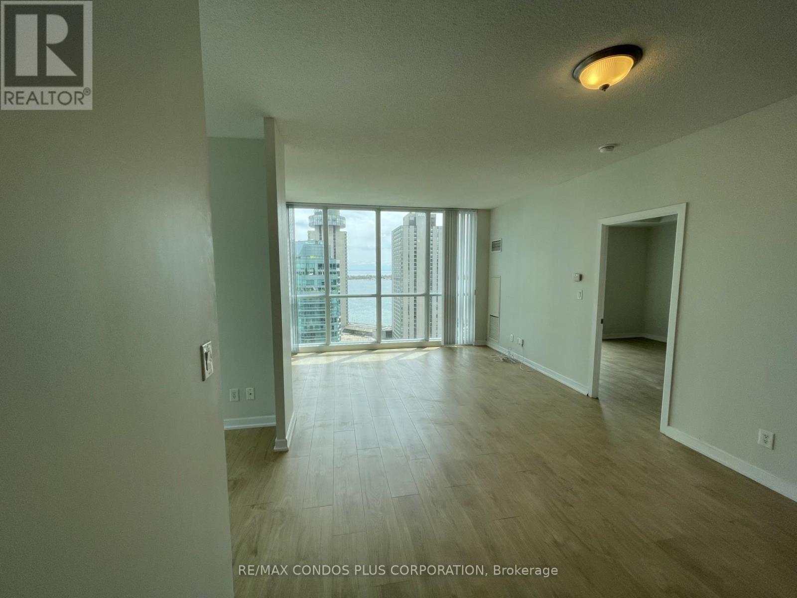 2408 - 18 Harbour Street, Toronto, Ontario  M5J 2Z6 - Photo 8 - C13694704