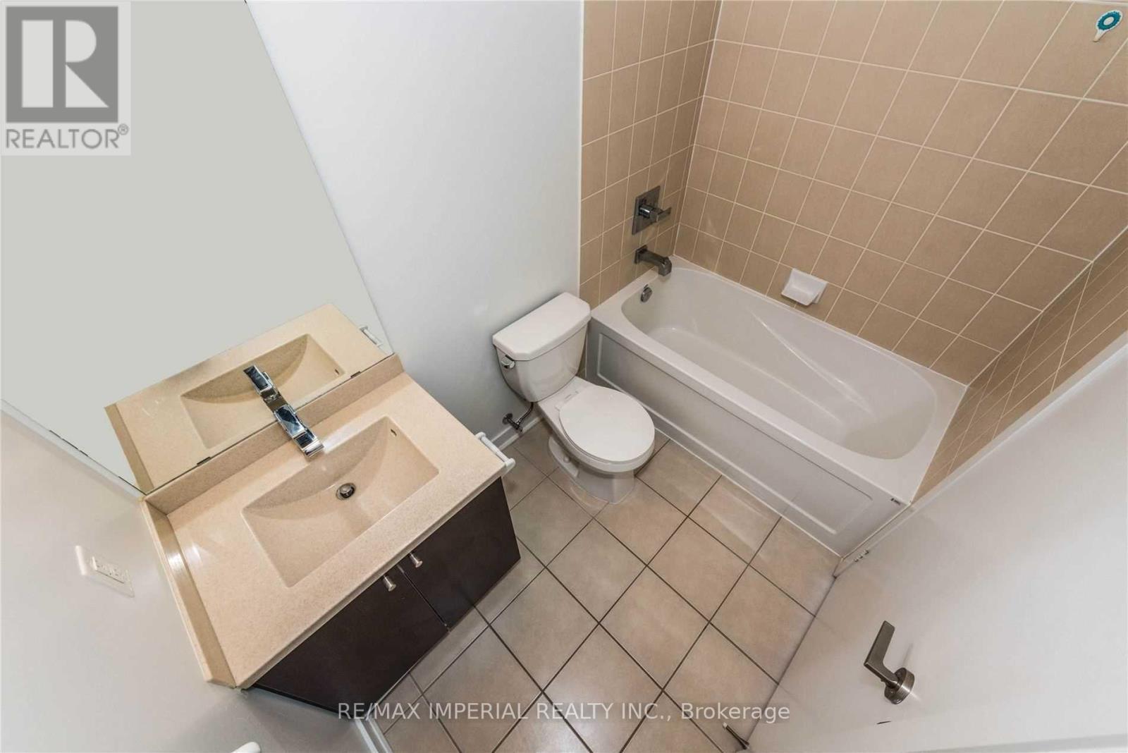 201 - 5740 Yonge Street, Toronto, Ontario  M2M 0B1 - Photo 8 - C13694778