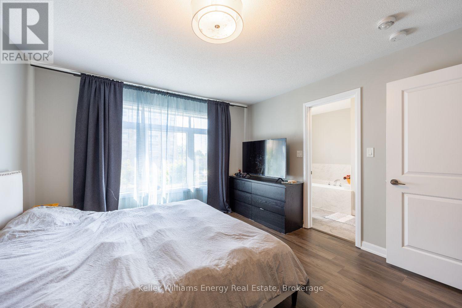 72 Longshore Way, Whitby, Ontario  L1N 0M1 - Photo 10 - E13694724