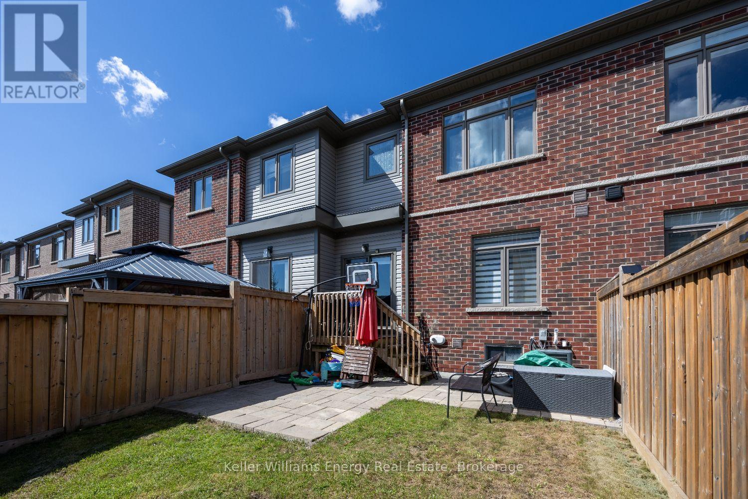 72 Longshore Way, Whitby, Ontario  L1N 0M1 - Photo 2 - E13694724
