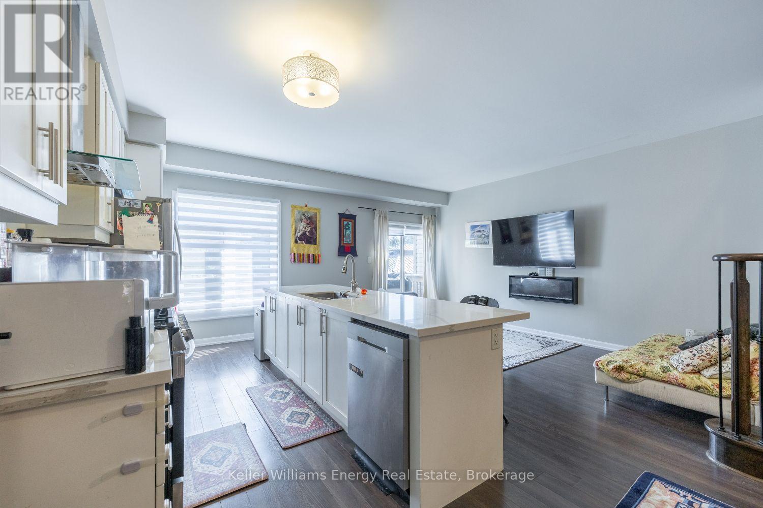 72 Longshore Way, Whitby, Ontario  L1N 0M1 - Photo 5 - E13694724