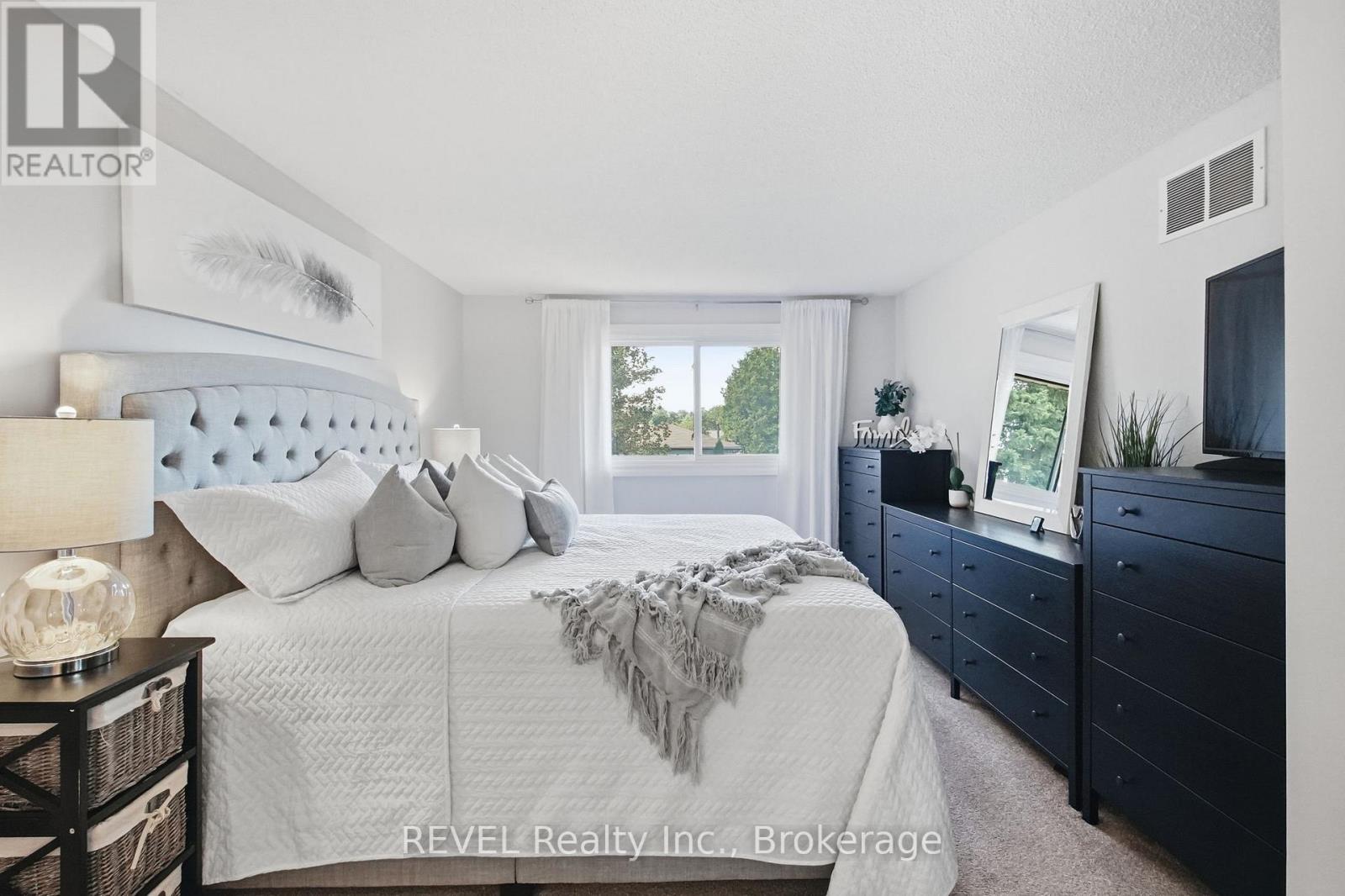 1298 Pinehurst Avenue, Oshawa, Ontario  L1H 8G5 - Photo 19 - E13694766