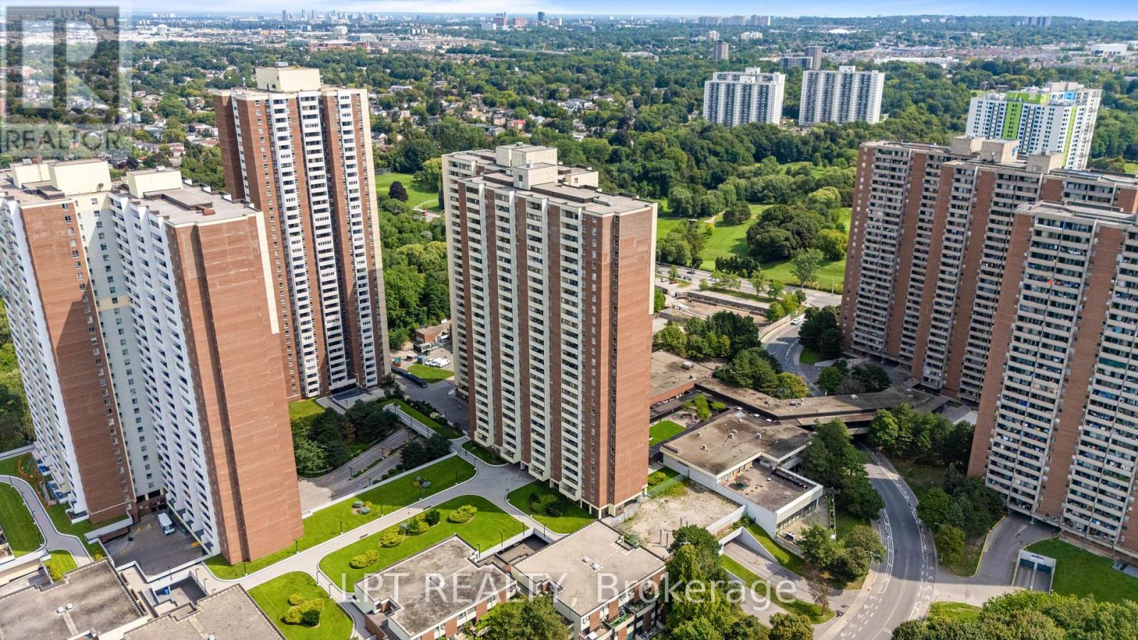 2811 - 5 Massey Square, Toronto, Ontario  M4C 5L6 - Photo 1 - E13694694
