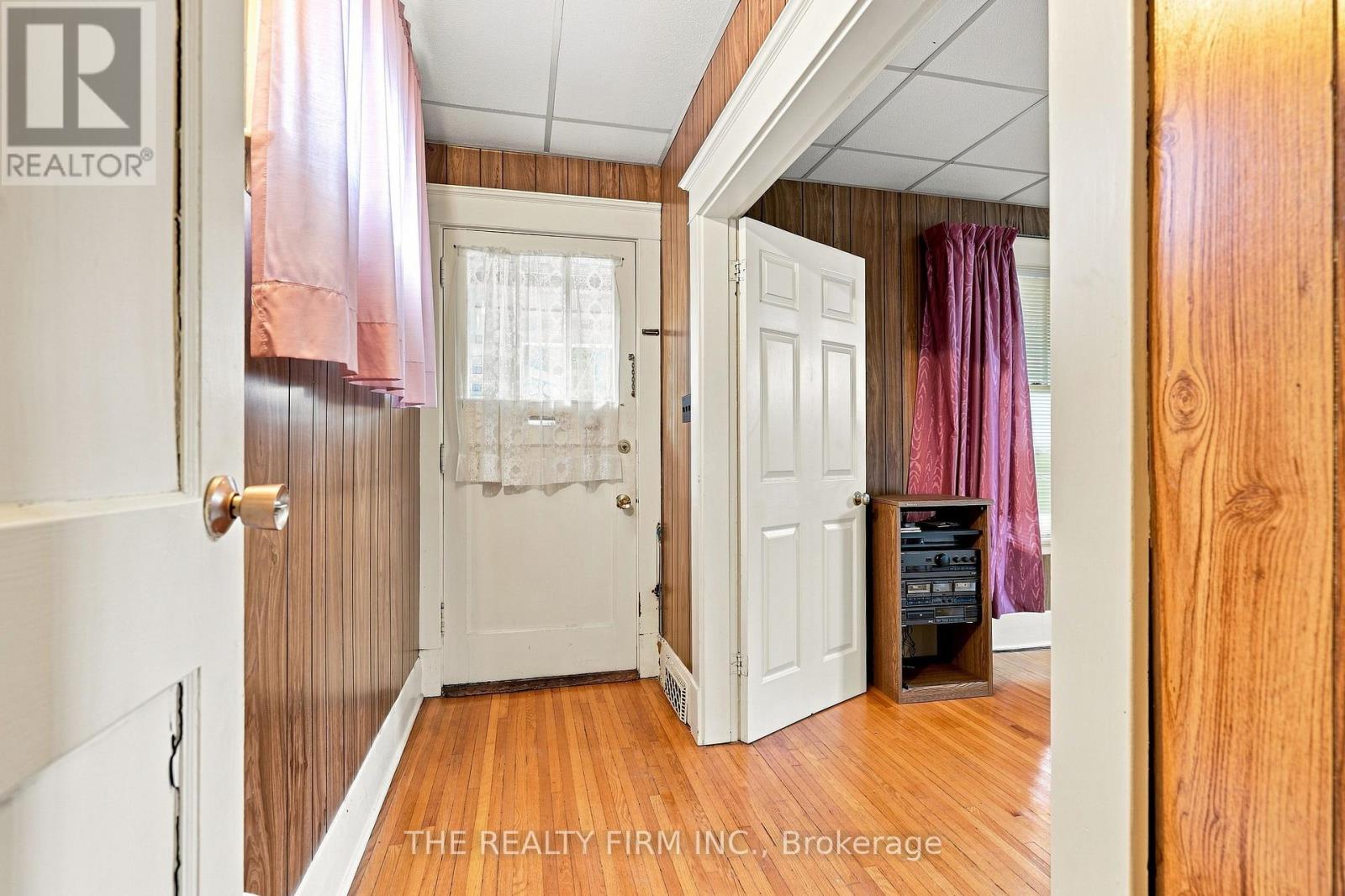 35 Wharncliffe Road S, London South, Ontario  N6J 2J5 - Photo 6 - X13694792