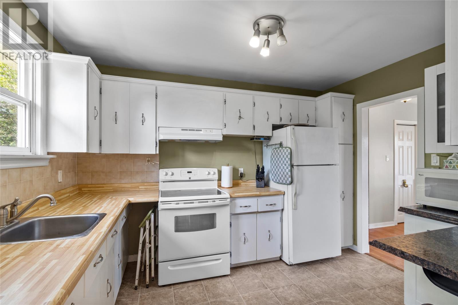 22 Holbrook Avenue, St. John's — photo 5