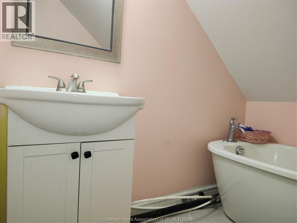 29395 Zone  4 Road, Thamesville, Ontario  N0P 1C0 - Photo 9 - 26020091