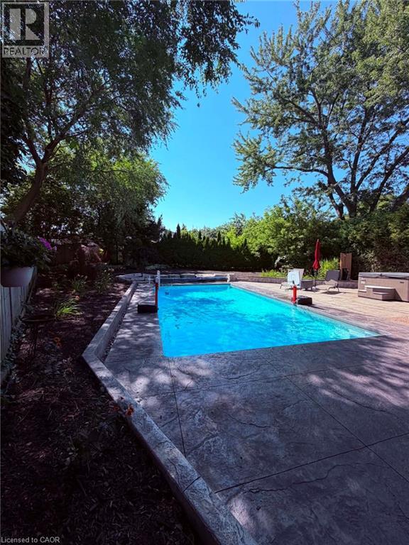 23 Bentley Place, Hamilton, Ontario  L9C 2R5 - Photo 34 - 40853161