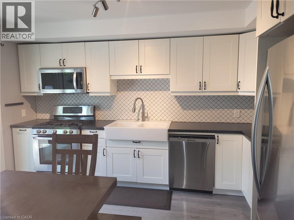 23 Bentley Place, Hamilton, Ontario  L9C 2R5 - Photo 4 - 40853161