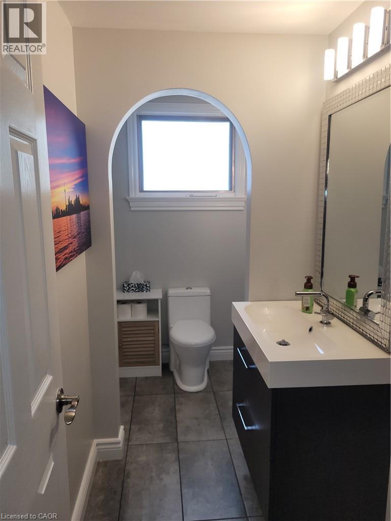 23 Bentley Place, Hamilton, Ontario  L9C 2R5 - Photo 12 - 40853161