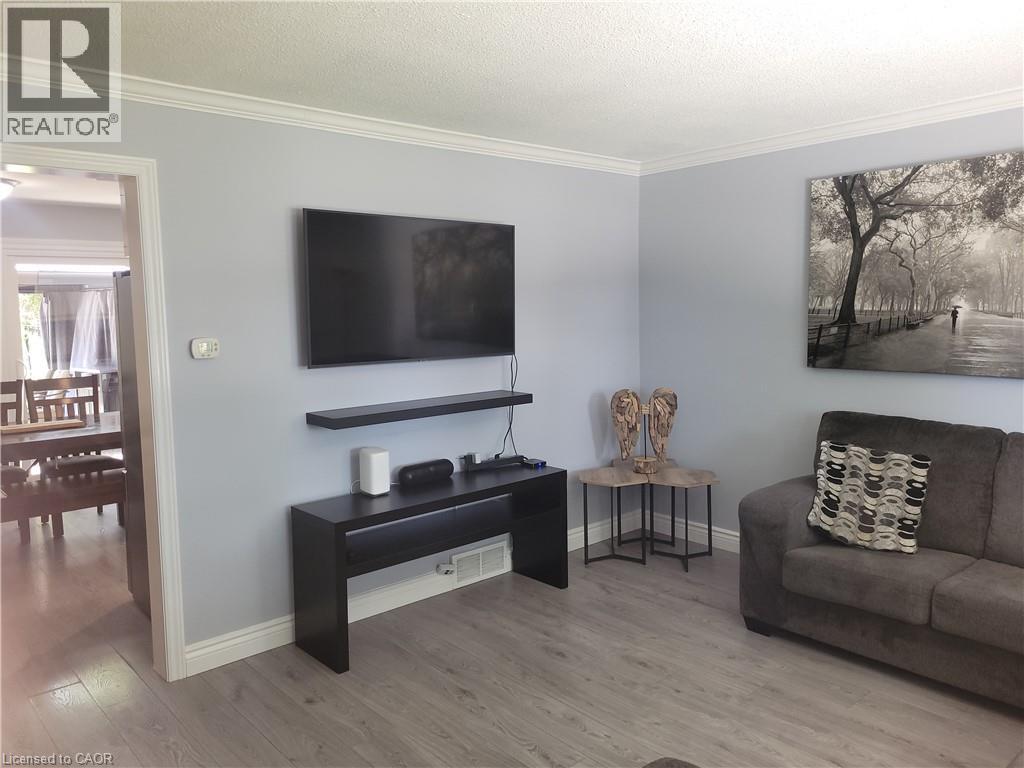 23 Bentley Place, Hamilton, Ontario  L9C 2R5 - Photo 3 - 40853161