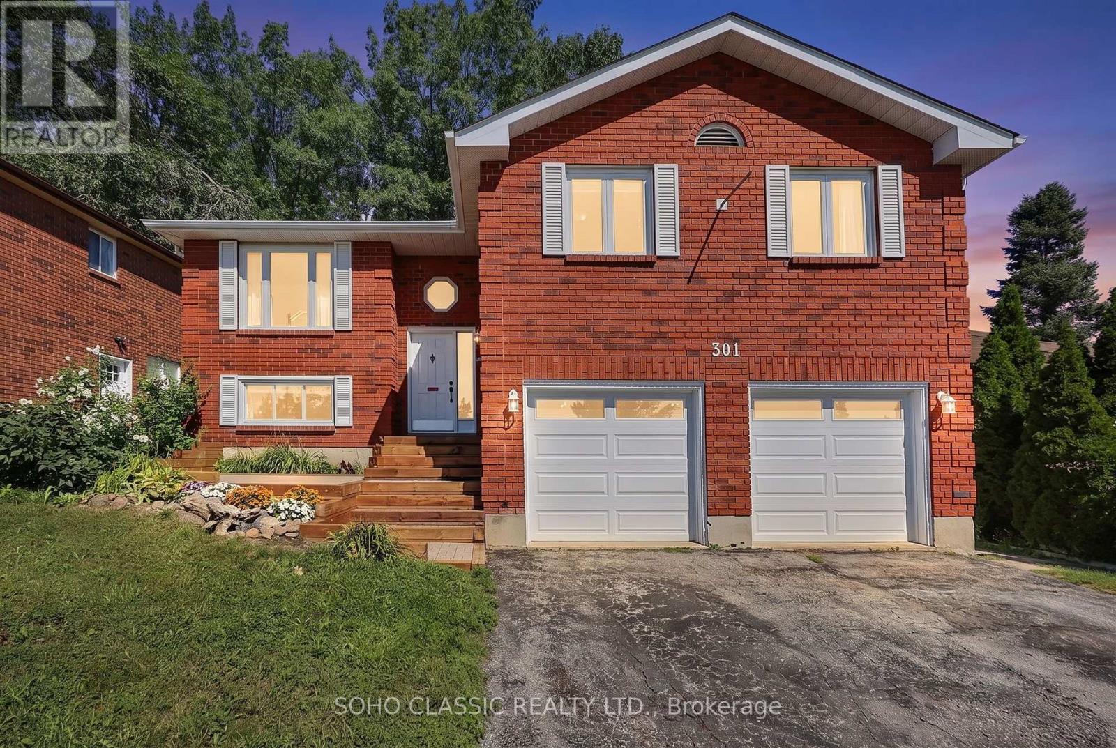 301 LEACOCK DRIVE, Barrie, Ontario