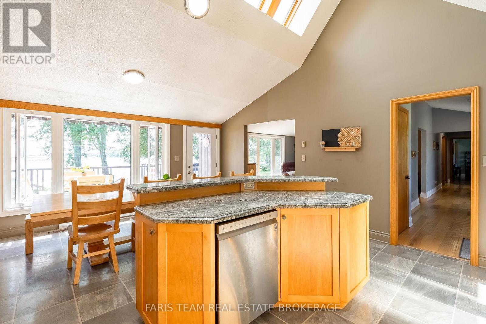 3299 Shoreview Drive, Severn, Ontario  L0K 2B0 - Photo 8 - S13694744