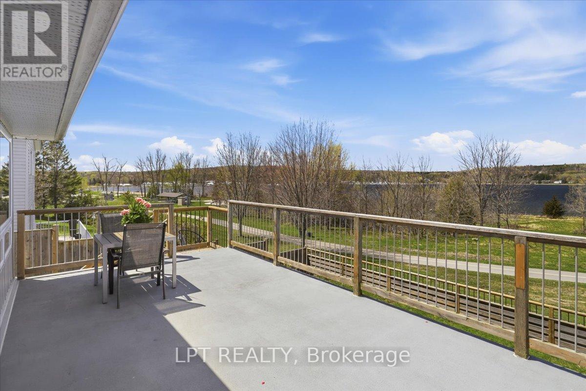 45 Water Street, Penetanguishene, Ontario  L9M 1M8 - Photo 12 - S13694756