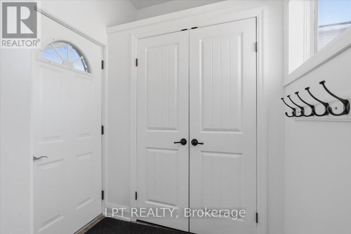 45 Water Street, Penetanguishene, Ontario  L9M 1M8 - Photo 25 - S13694756