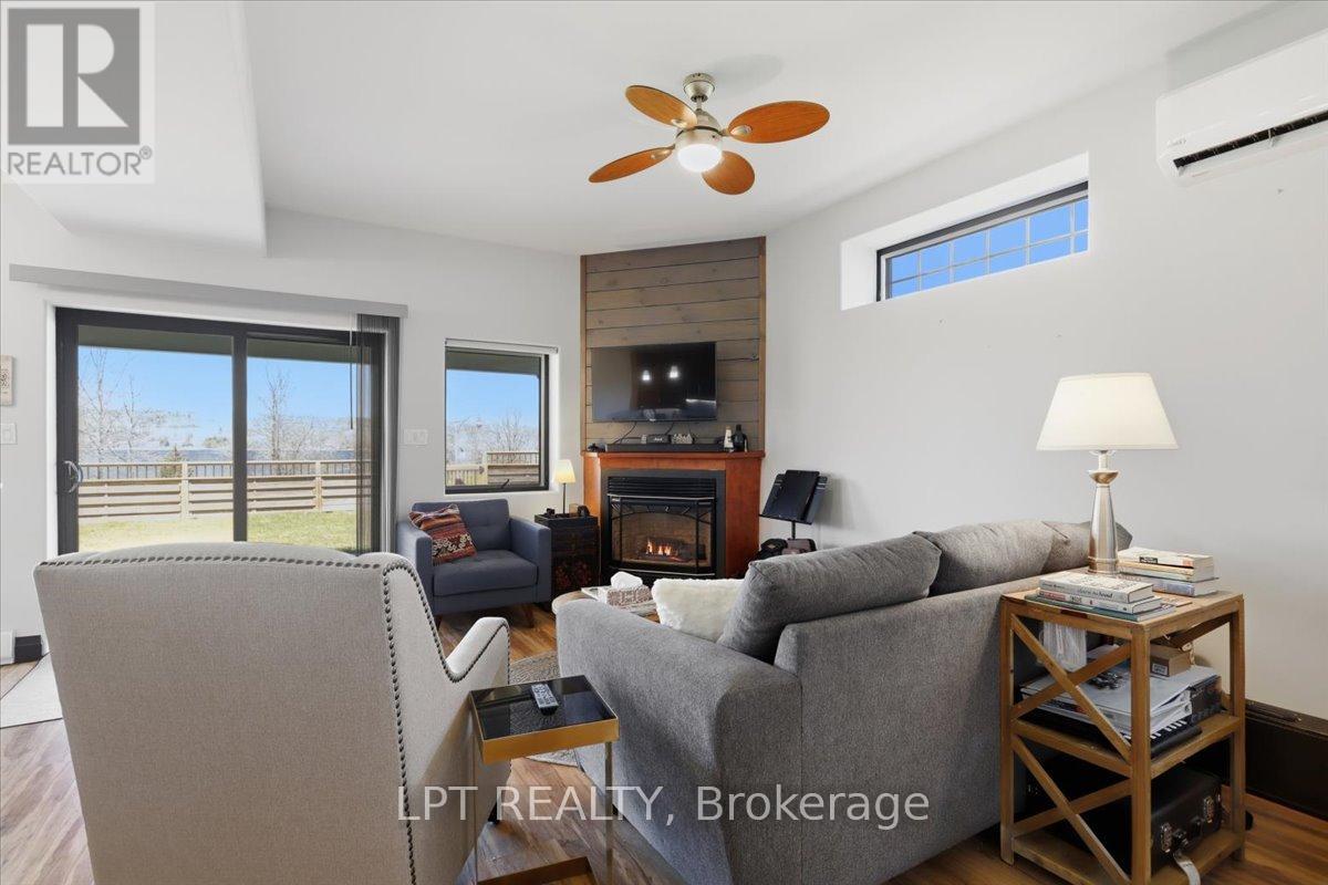 45 Water Street, Penetanguishene, Ontario  L9M 1M8 - Photo 26 - S13694756