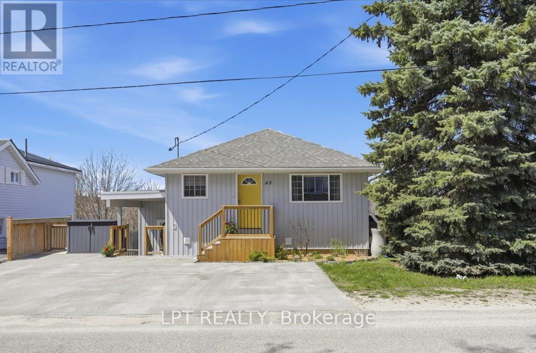 45 Water Street, Penetanguishene, Ontario  L9M 1M8 - Photo 3 - S13694756