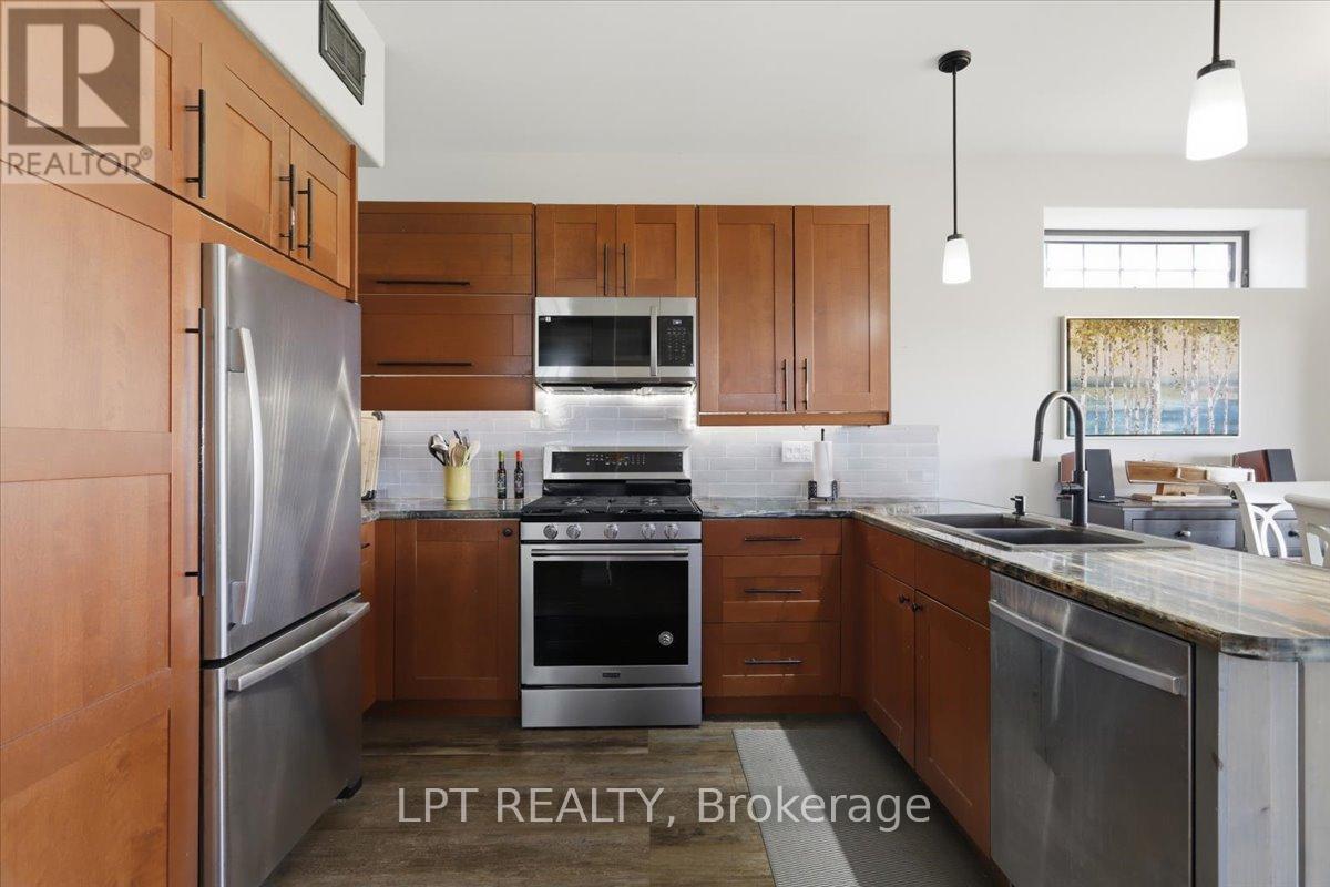 45 Water Street, Penetanguishene, Ontario  L9M 1M8 - Photo 30 - S13694756