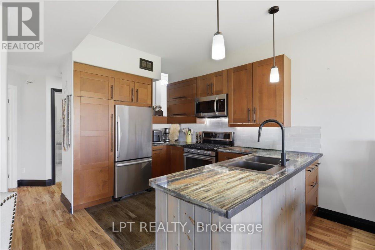 45 Water Street, Penetanguishene, Ontario  L9M 1M8 - Photo 31 - S13694756