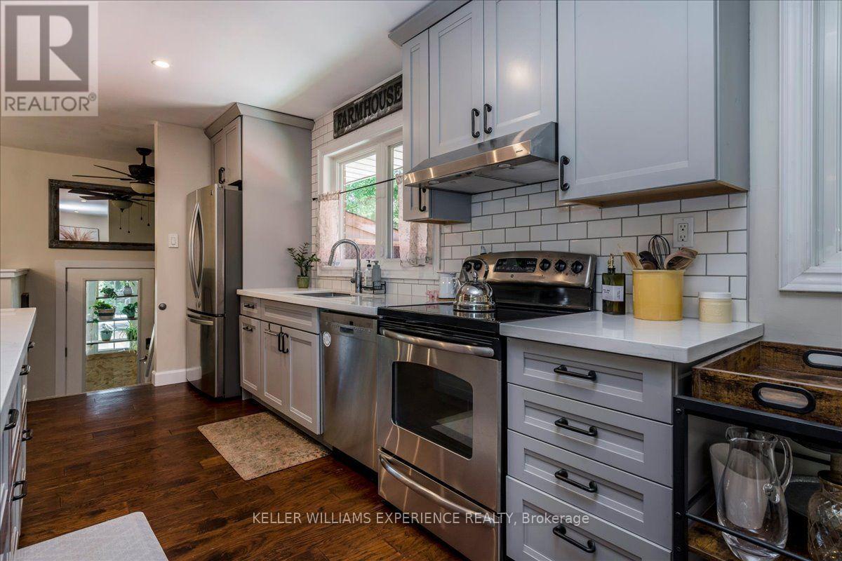 92 Johnson Street, Barrie, Ontario  L4M 4R3 - Photo 13 - S13694770