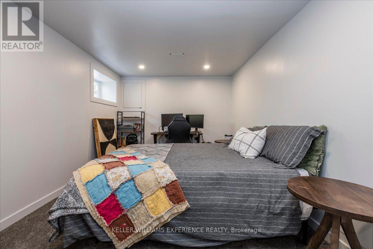 92 Johnson Street, Barrie, Ontario  L4M 4R3 - Photo 27 - S13694770