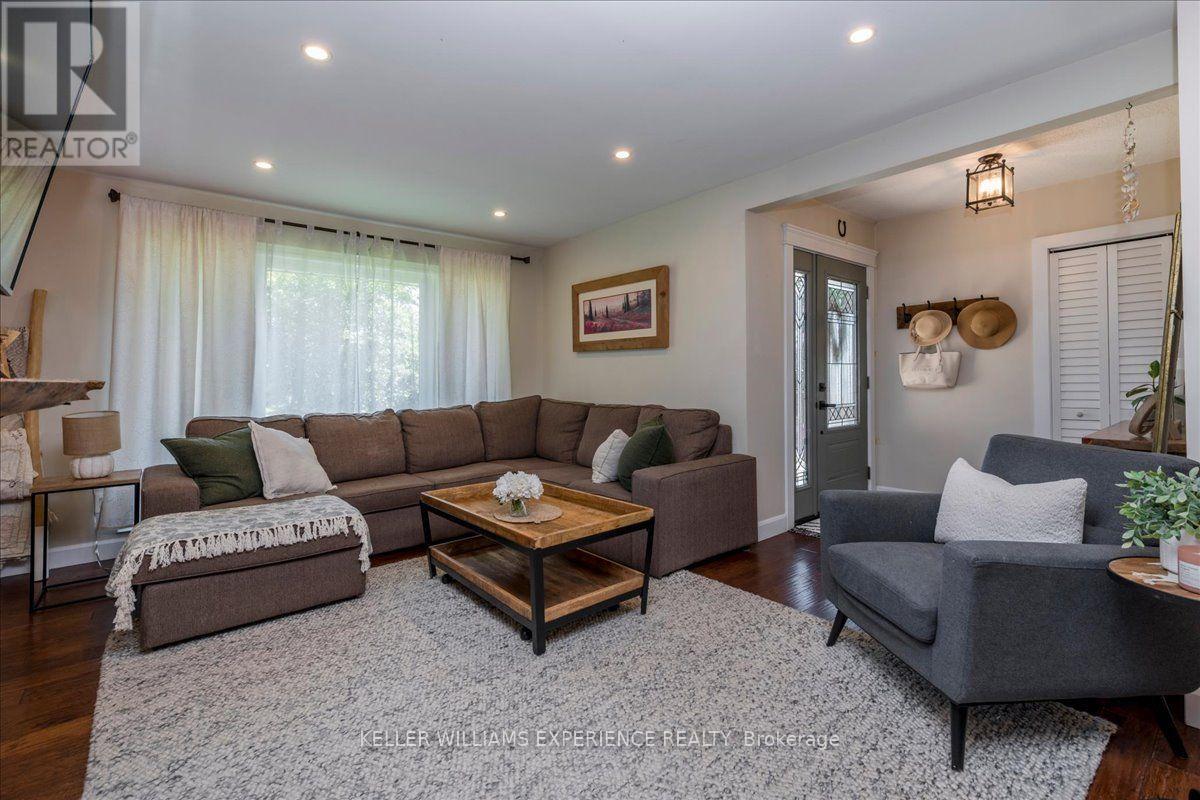 92 Johnson Street, Barrie, Ontario  L4M 4R3 - Photo 6 - S13694770