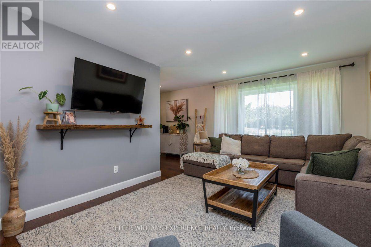 92 Johnson Street, Barrie, Ontario  L4M 4R3 - Photo 7 - S13694770