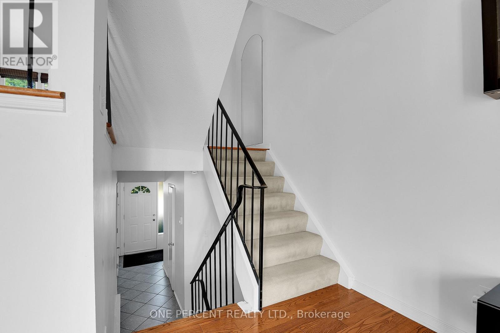 350 Stowe Court, Ottawa, Ontario  K2K 1Z6 - Photo 4 - X13694736