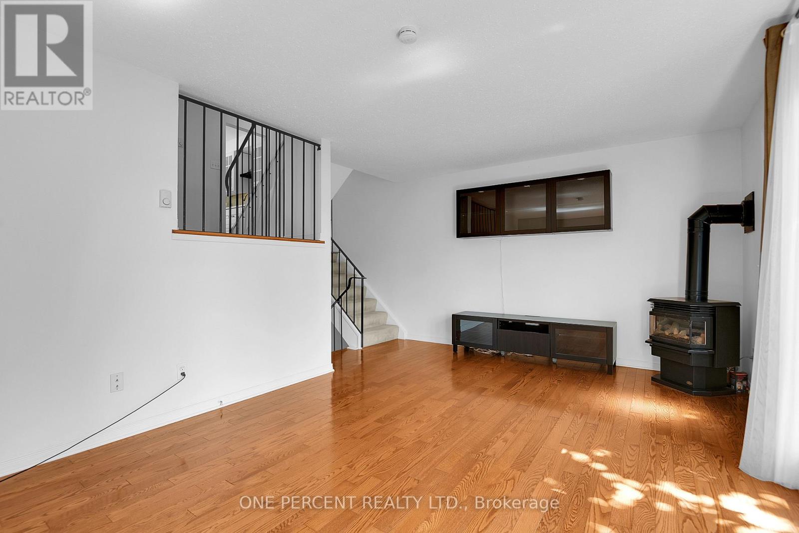 350 Stowe Court, Ottawa, Ontario  K2K 1Z6 - Photo 7 - X13694736