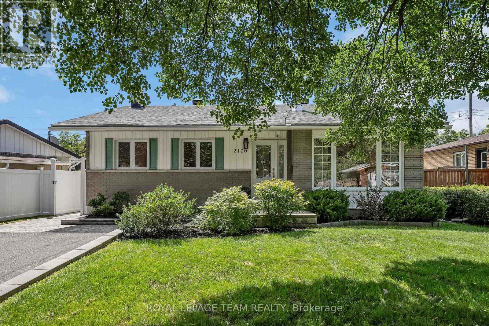 2196 Carnegie Street, Ottawa, Ontario  K1G 2V5 - Photo 1 - X13694806