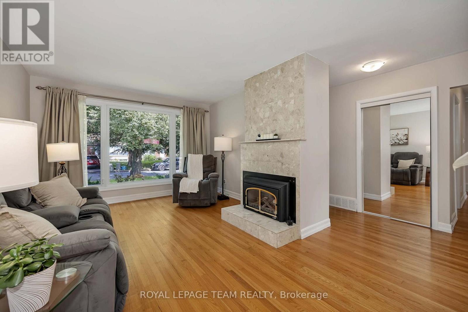 2196 Carnegie Street, Ottawa, Ontario  K1G 2V5 - Photo 2 - X13694806