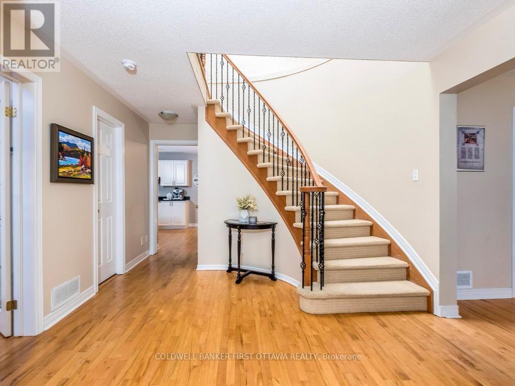 5 Hearn Crescent, Ottawa, Ontario  K2S 1R7 - Photo 5 - X13694814