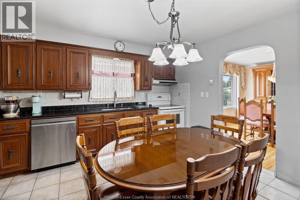1459 Partington Avenue, Windsor, Ontario  N9B 2P7 - Photo 11 - 26020327