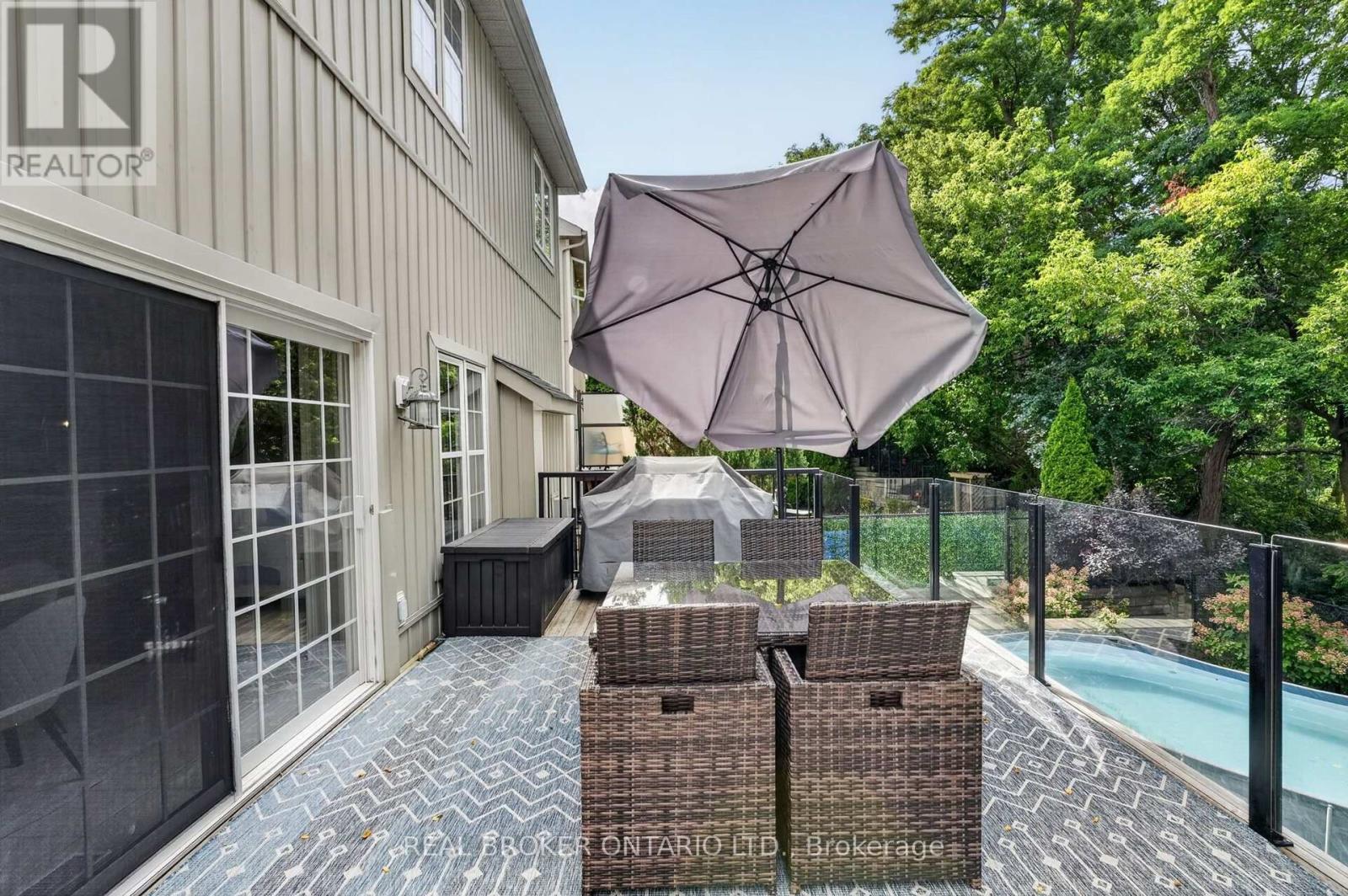 60 Meadowglen Boulevard, Halton Hills, Ontario  L7G 0B7 - Photo 18 - W13694782