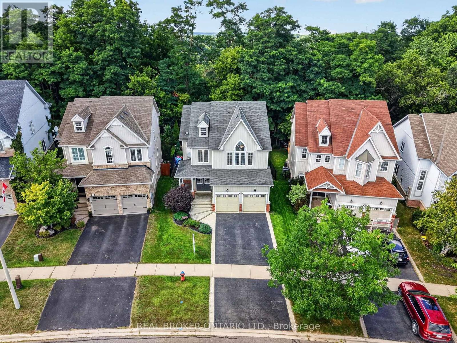 60 Meadowglen Boulevard, Halton Hills, Ontario  L7G 0B7 - Photo 2 - W13694782