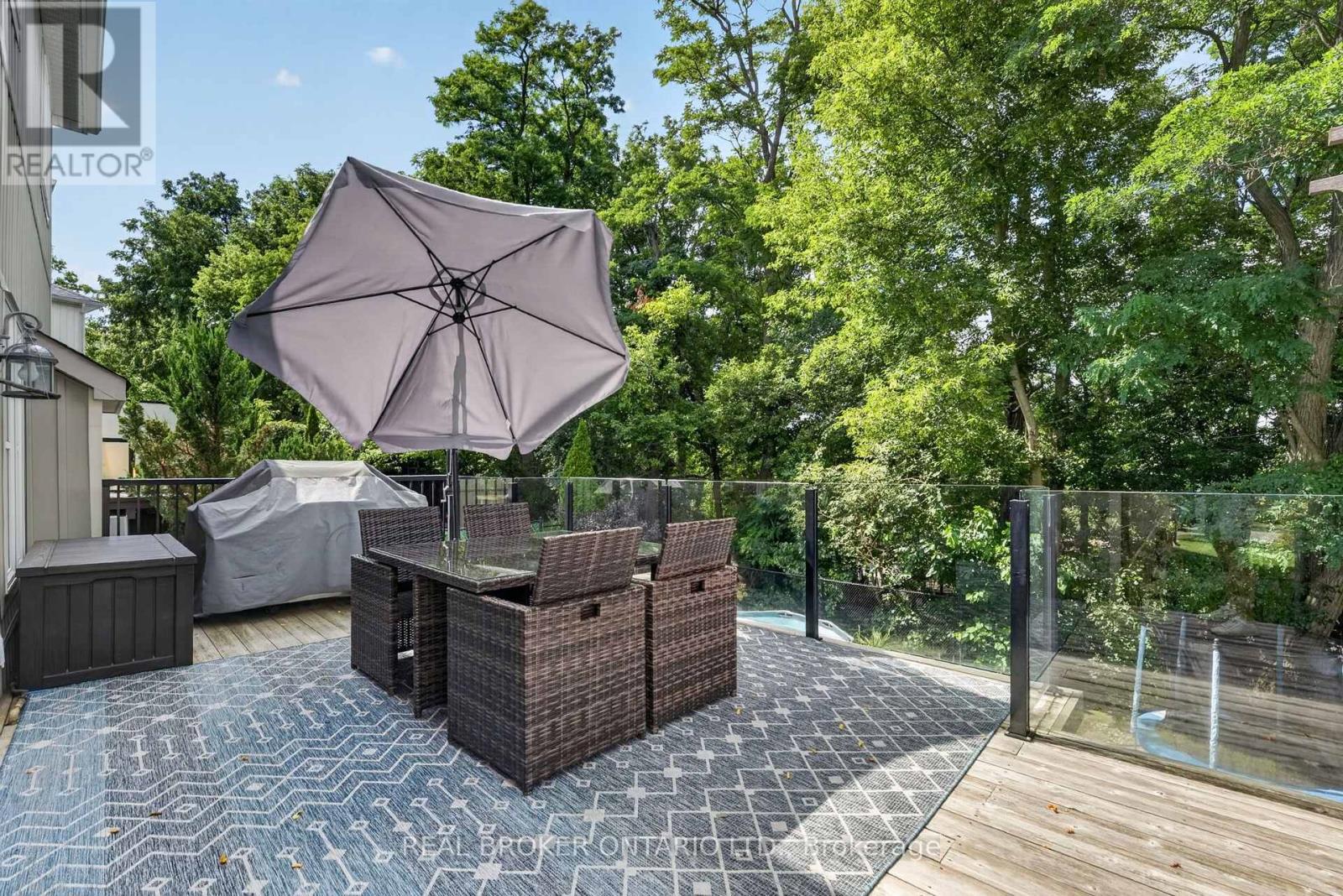 60 Meadowglen Boulevard, Halton Hills, Ontario  L7G 0B7 - Photo 3 - W13694782