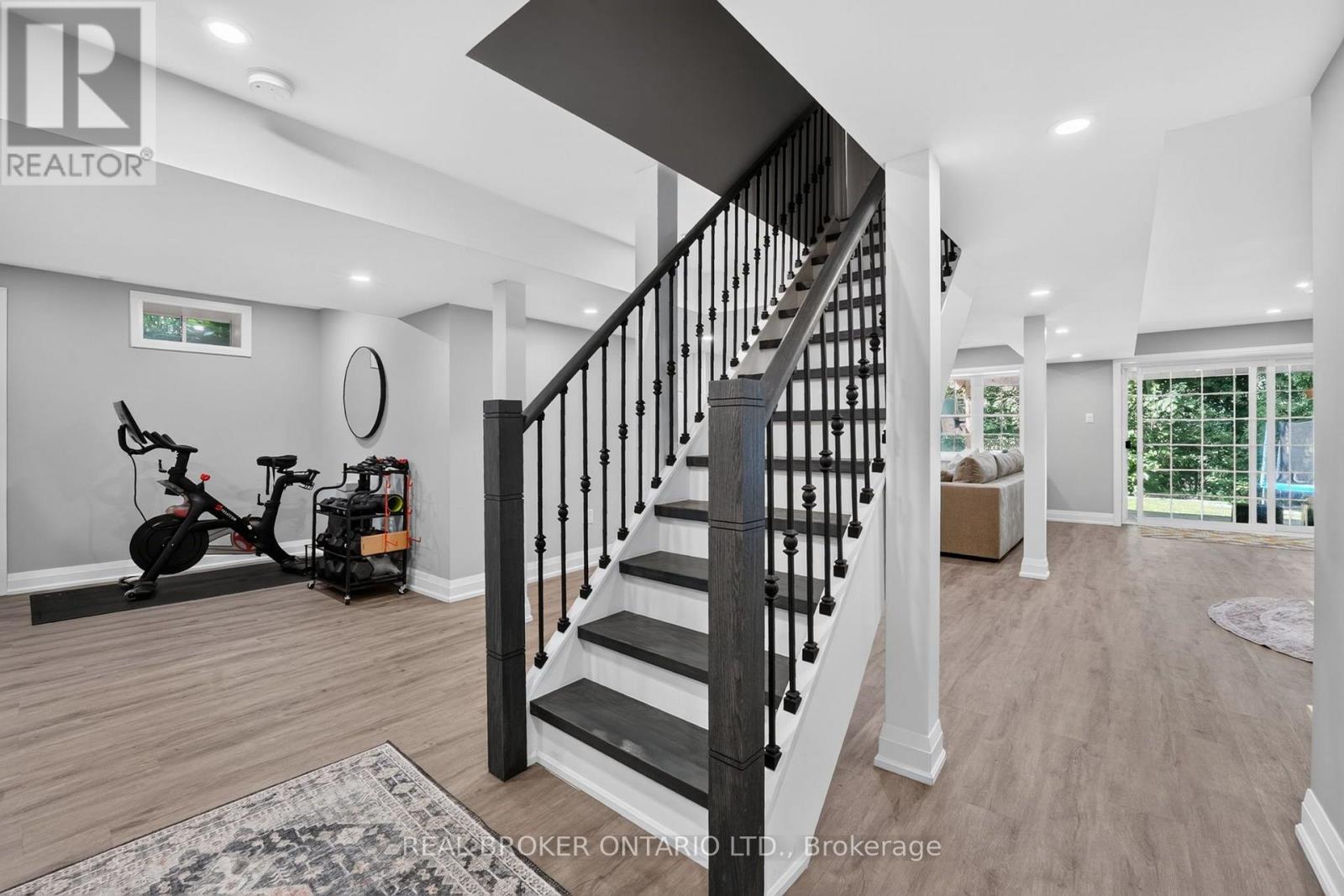 60 Meadowglen Boulevard, Halton Hills, Ontario  L7G 0B7 - Photo 35 - W13694782