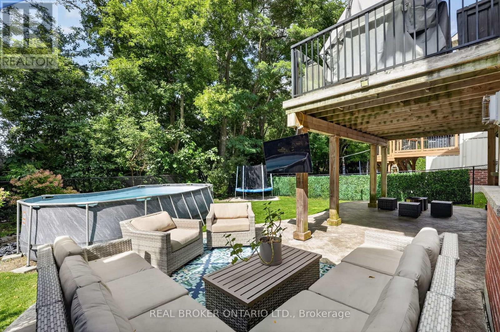 60 Meadowglen Boulevard, Halton Hills, Ontario  L7G 0B7 - Photo 4 - W13694782
