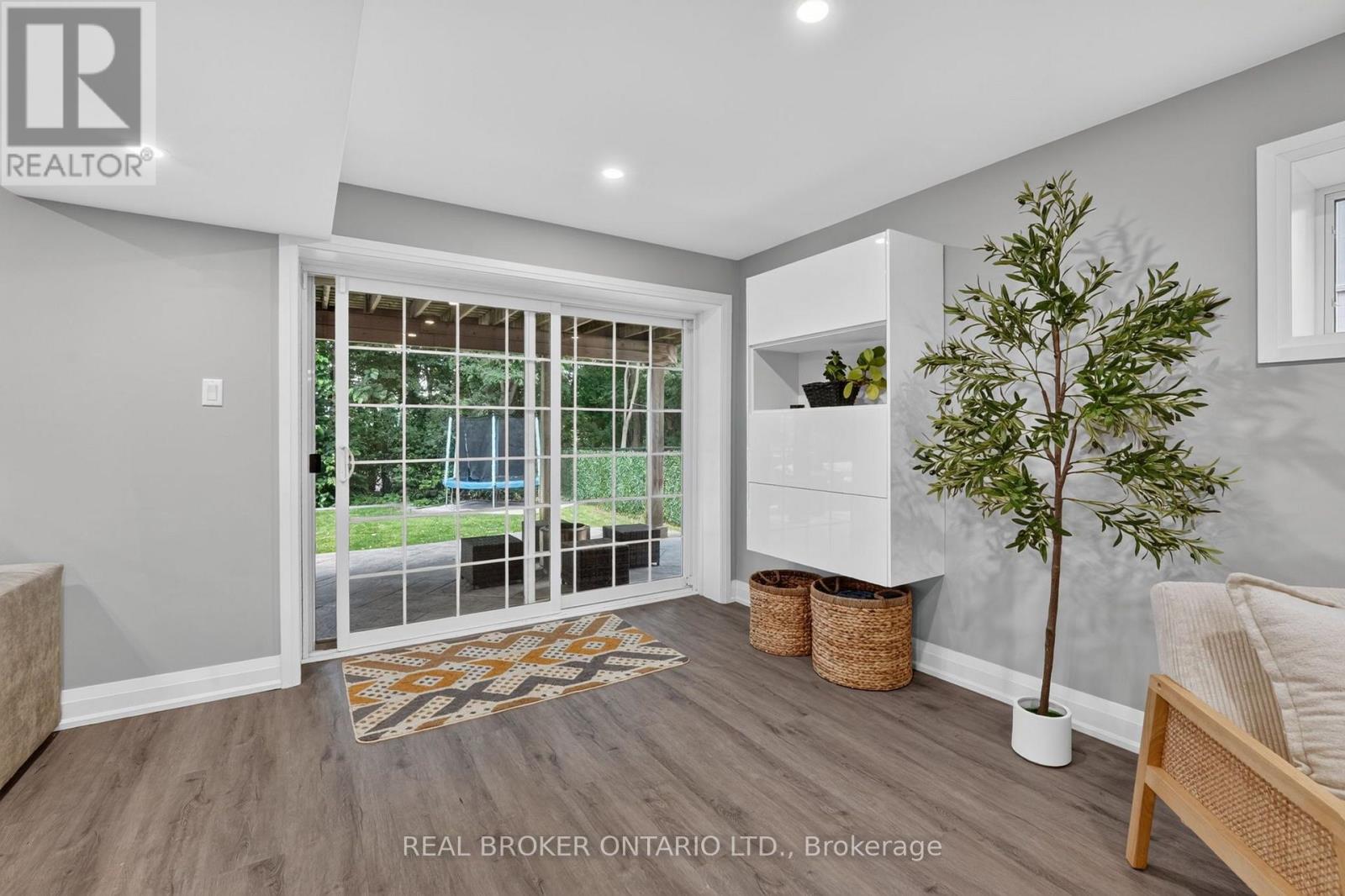 60 Meadowglen Boulevard, Halton Hills, Ontario  L7G 0B7 - Photo 42 - W13694782
