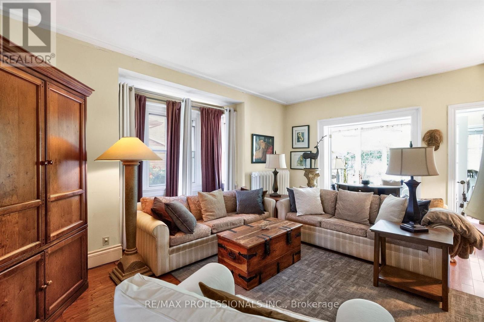 284 Indian Road, Toronto, Ontario  M6R 2X2 - Photo 10 - W13694808