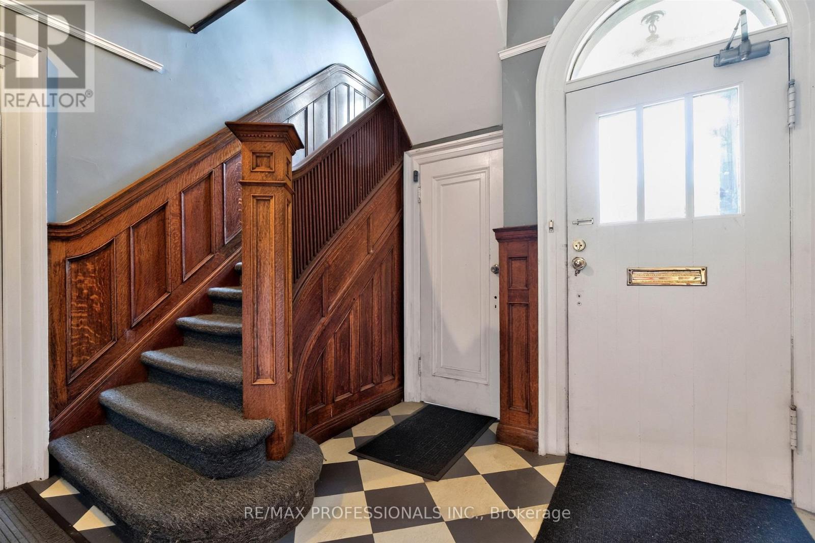 284 Indian Road, Toronto, Ontario  M6R 2X2 - Photo 33 - W13694808