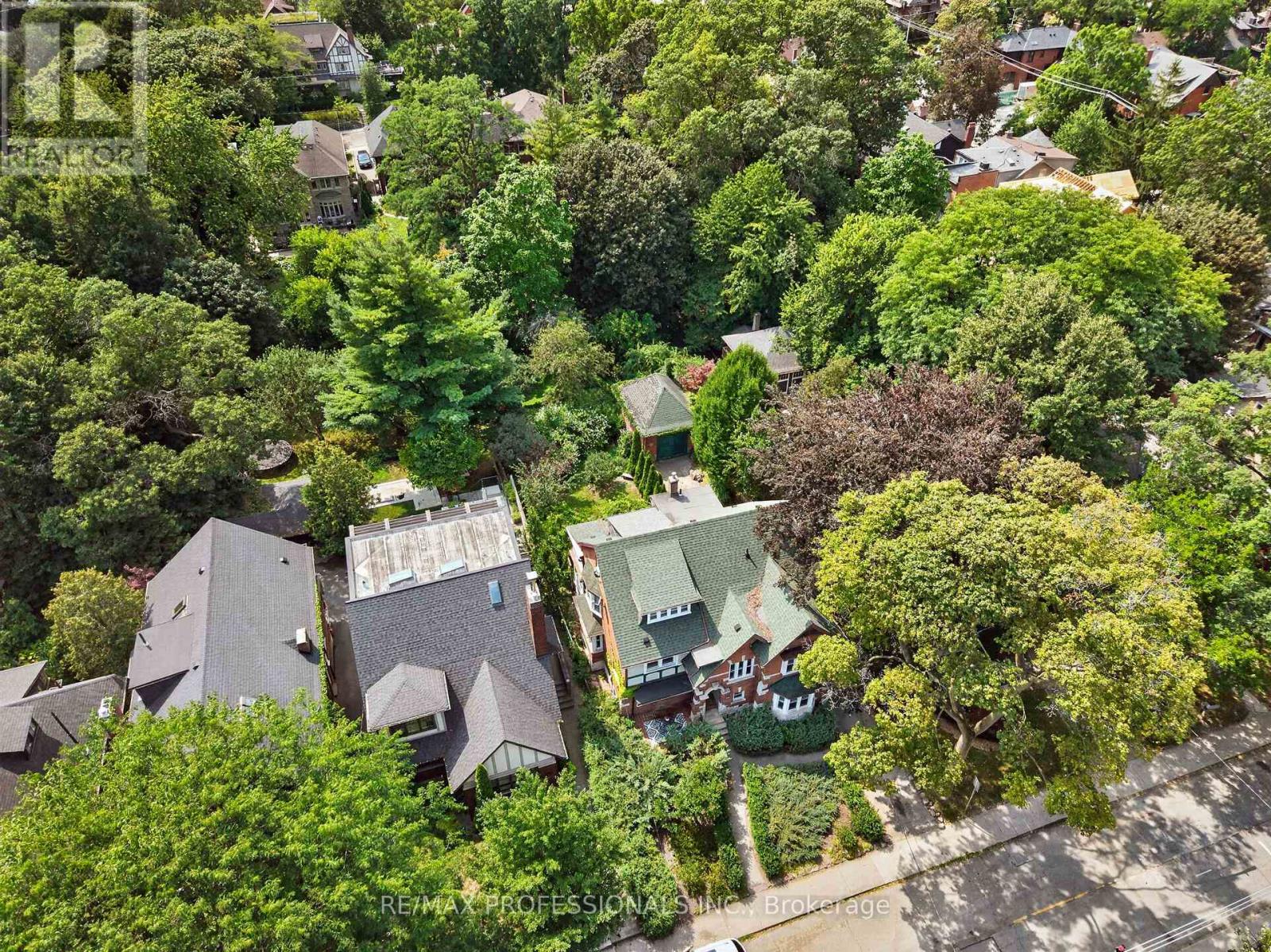 284 Indian Road, Toronto, Ontario  M6R 2X2 - Photo 4 - W13694808